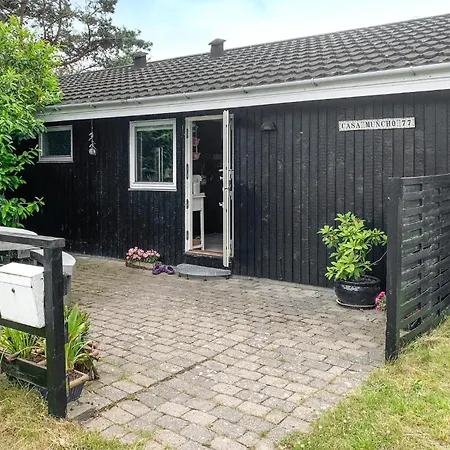 4 Bedroom Beautiful In Vakantiehuis