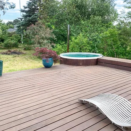 Vakantiehuis 4 Bedroom Beautiful In